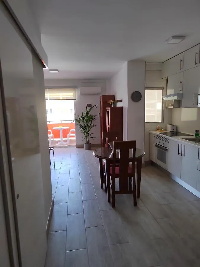 ארונה Tantulia Crissol 405 Apto 1 Hab